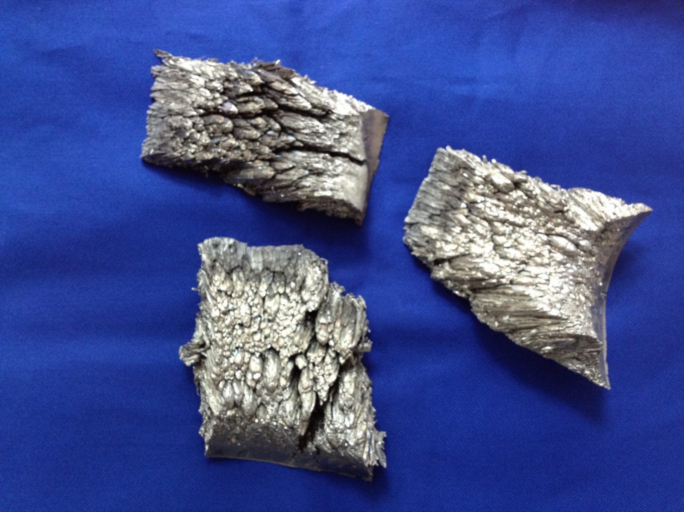 Dendritic Scandium Metal by Distillation Method